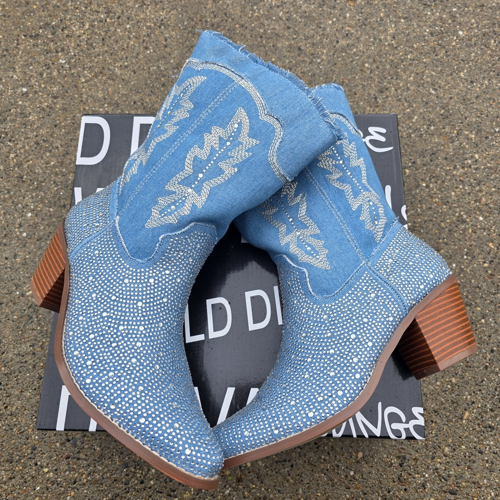 Wild DIVA Blue Western Denim Boots with Silver Embellishments Women 7.5